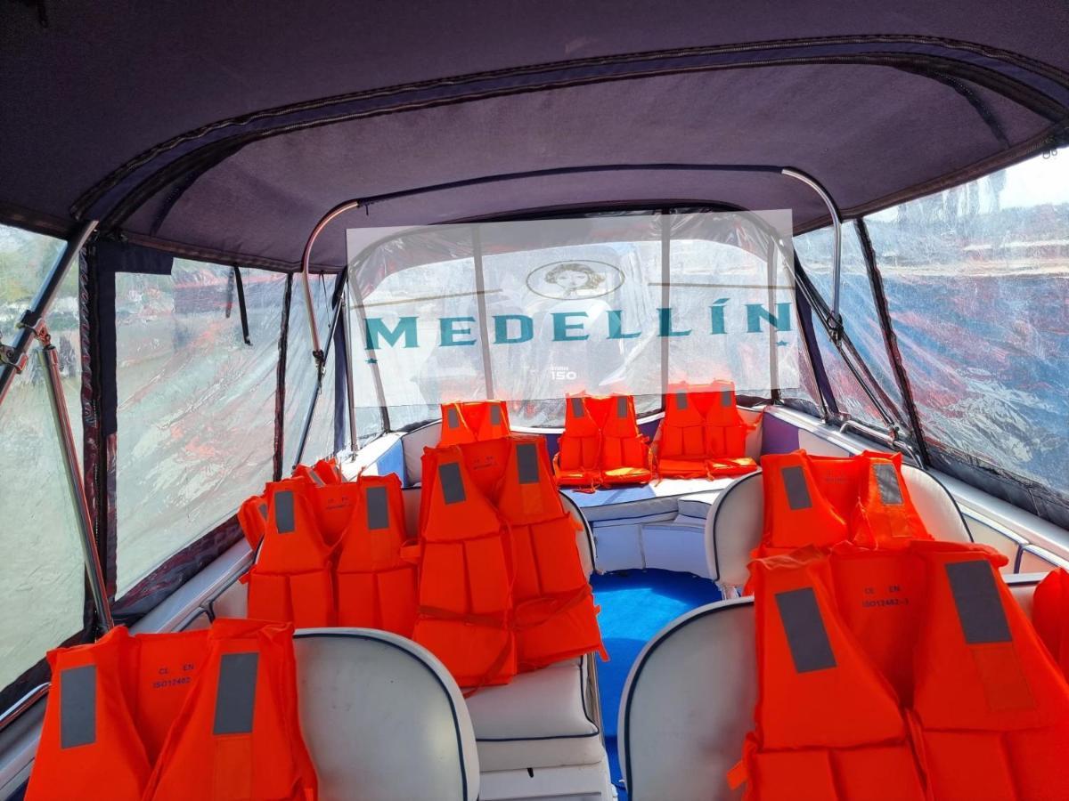 Pensiunea Medellin 툴체아 외부 사진